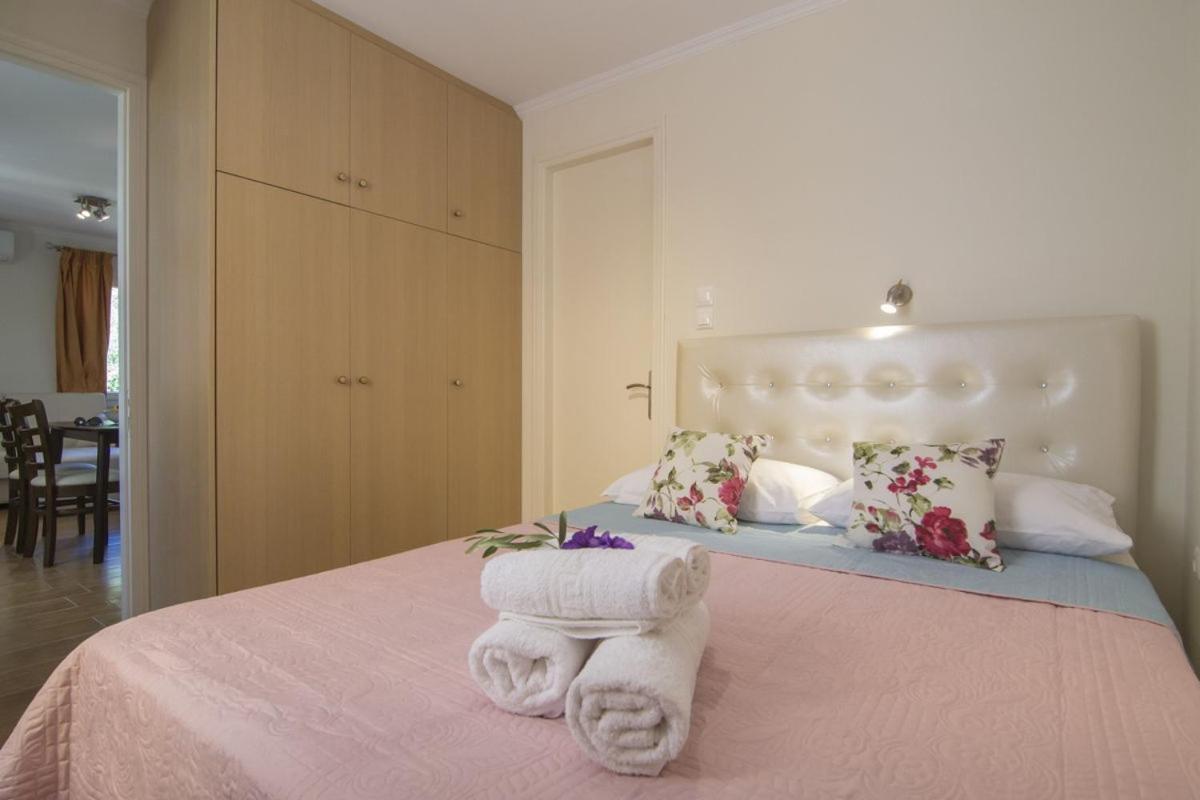 Ferienwohnung Yannis Nest Lákka Exterior foto